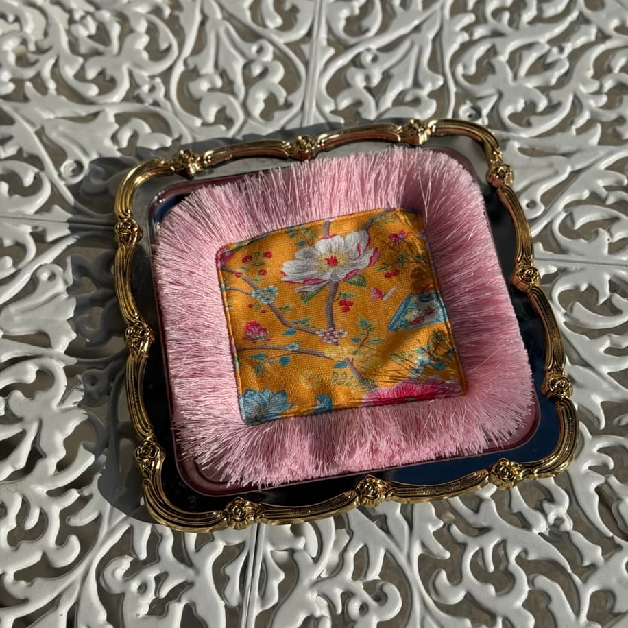 Pembe Püsküllü Peçete